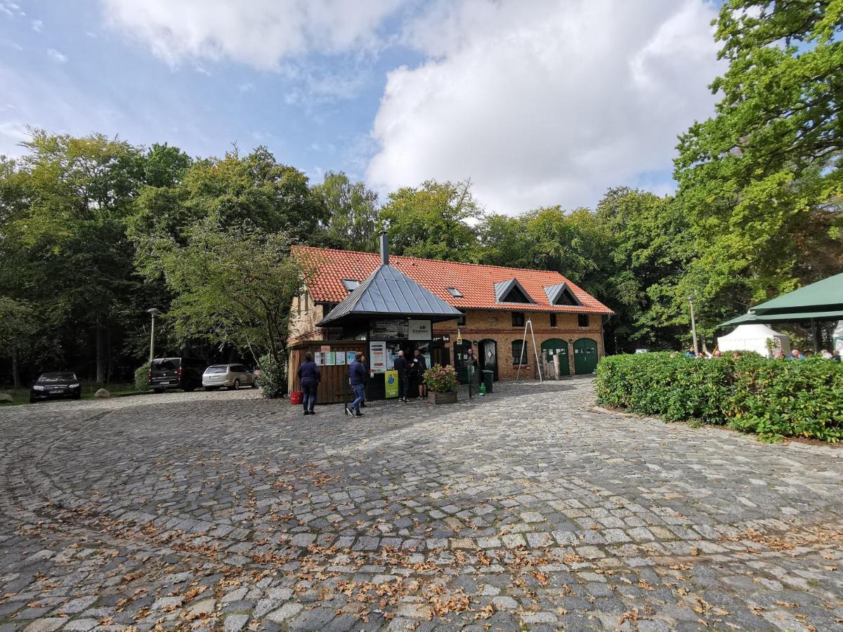 Hotel Schloesschen Sundische Wiese Zingst Exteriör bild