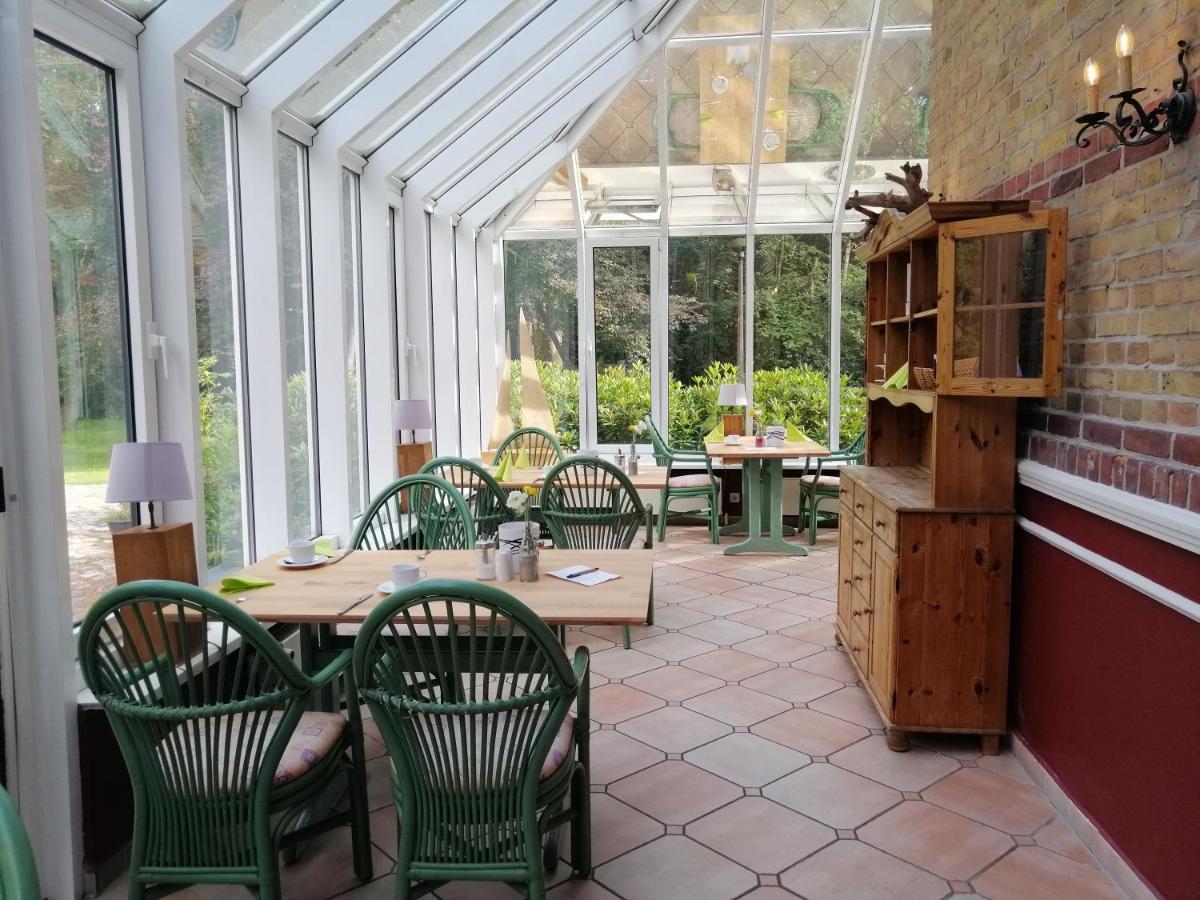 Hotel Schloesschen Sundische Wiese Zingst Exteriör bild