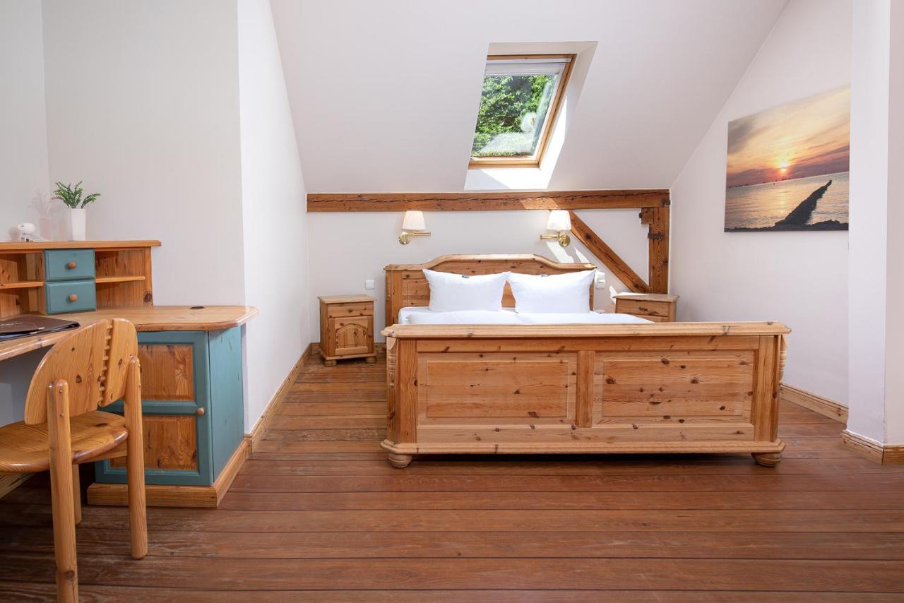 Hotel Schloesschen Sundische Wiese Zingst Exteriör bild