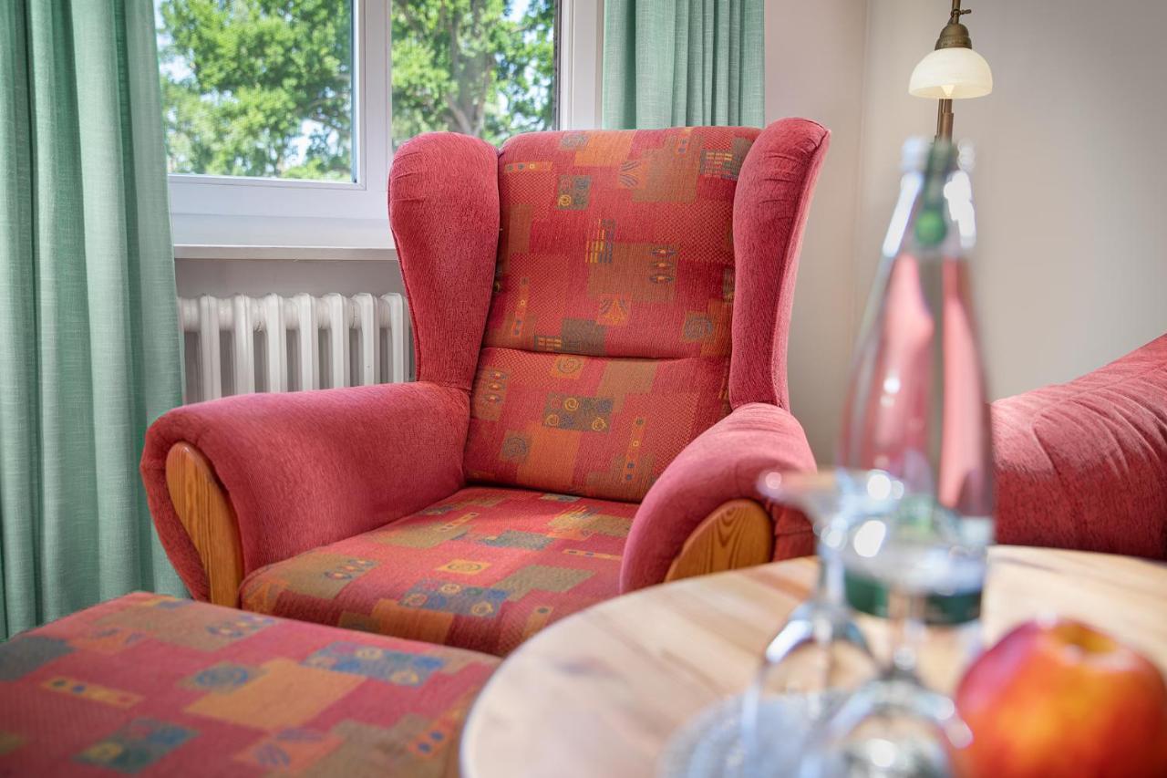 Hotel Schloesschen Sundische Wiese Zingst Exteriör bild