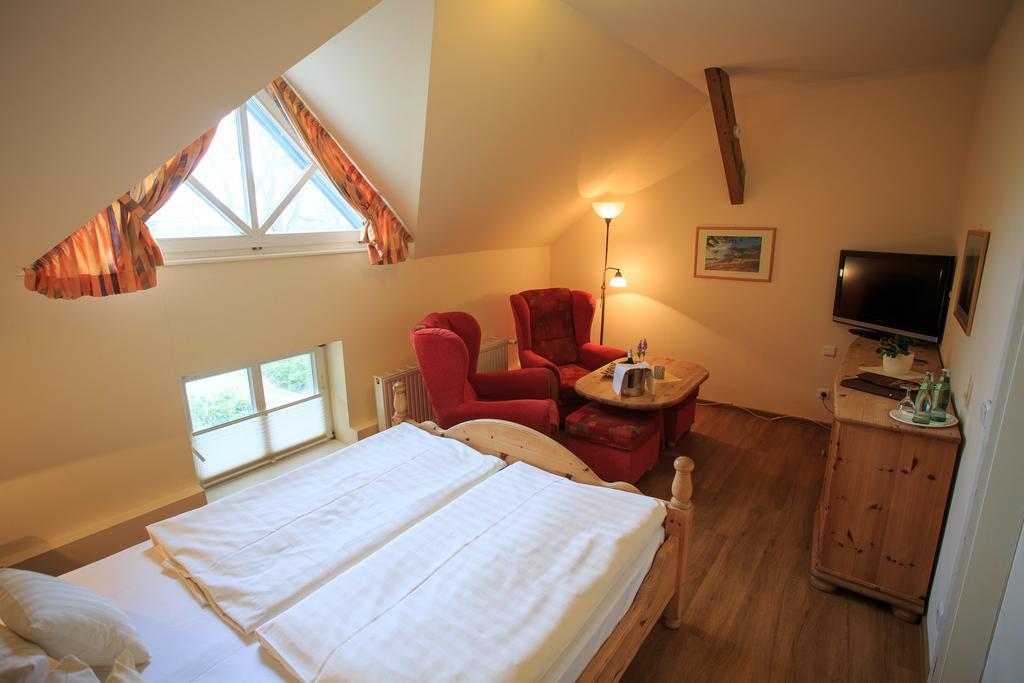 Hotel Schloesschen Sundische Wiese Zingst Exteriör bild