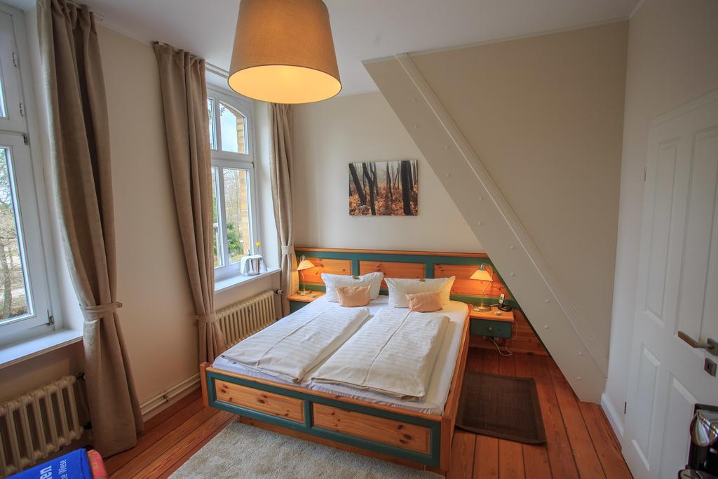 Hotel Schloesschen Sundische Wiese Zingst Exteriör bild